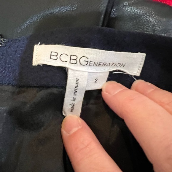 BCBGeneration Womens Skirt Blue 2 Scalloped Hem Back Zipper Pockets - Picture 2 of 4
